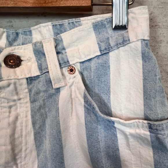 Vintage Womens Levi's 950 Relaxed Fit Blue White Stripd Shorts Sz 9 High Waisted - Picture 4 of 14